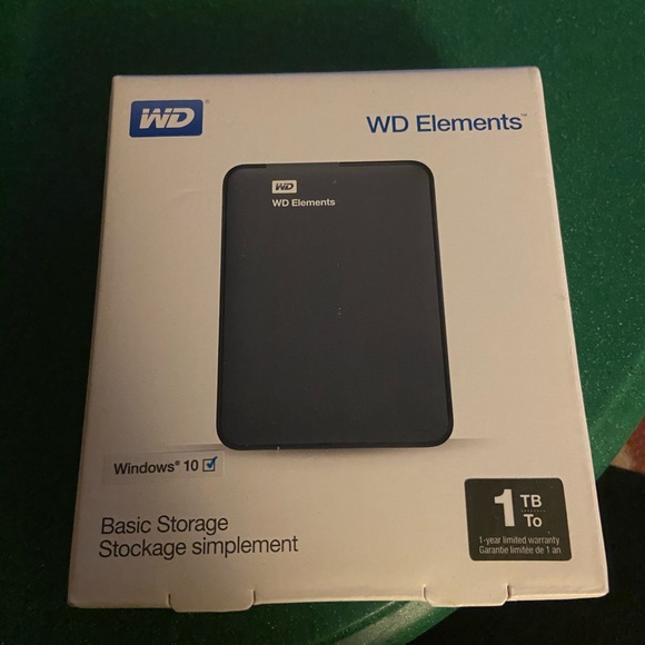 Studio Equipment - Picture 2 of 8